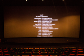 4008云顶国际 国际党委组织召开《长津湖》观影活动