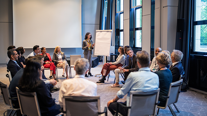 人力资源公司4008云顶国际 国际认为中国制造业企业出海应从人才培养与人才开展双驱动模型管理国际化人才